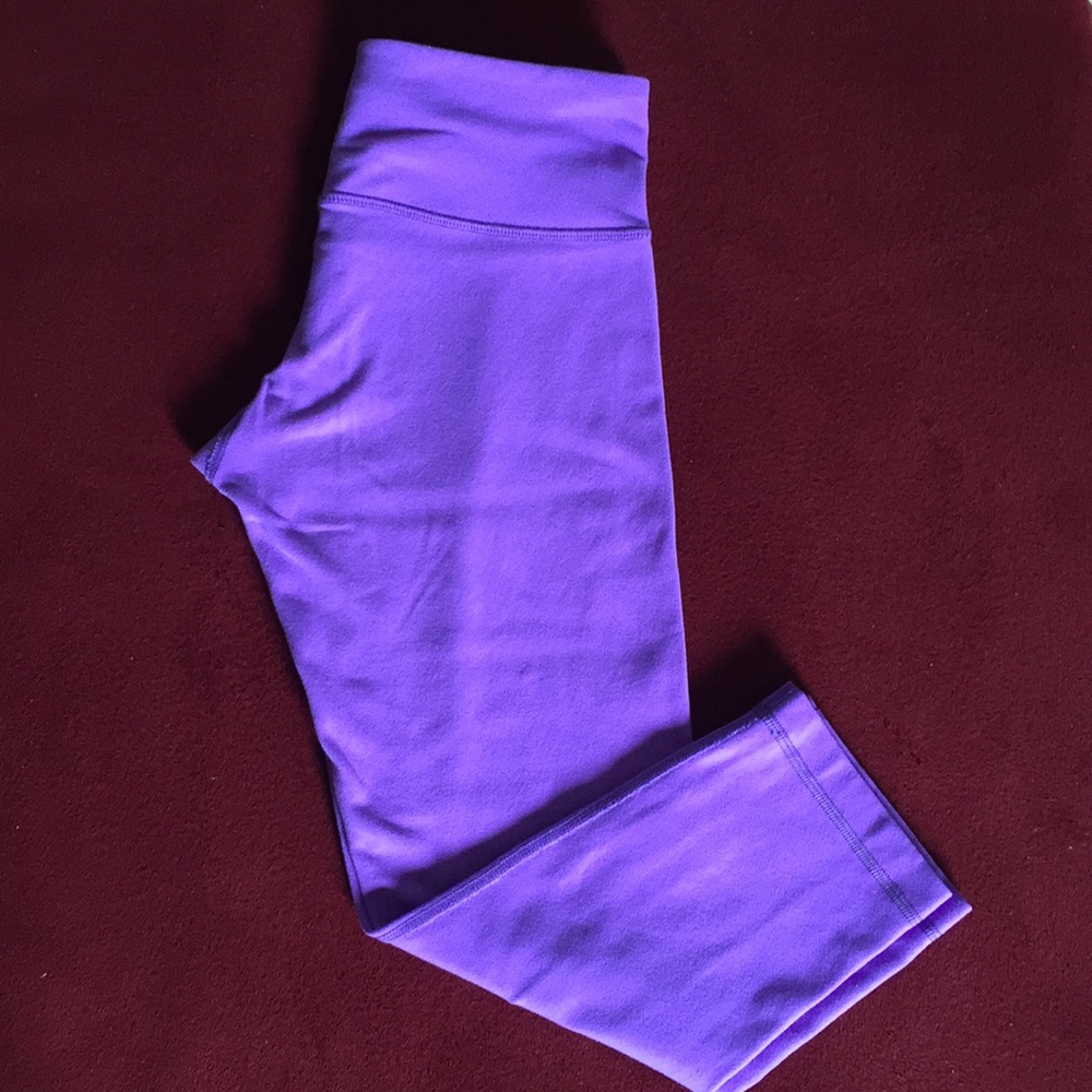Lululemon wunder under crops size 6